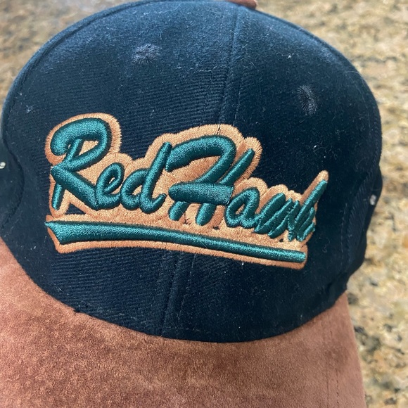 High End Red Hawk Casino CA Suede Brim Two Tone Strap Back Baseball Hat MINTY - Picture 2 of 6